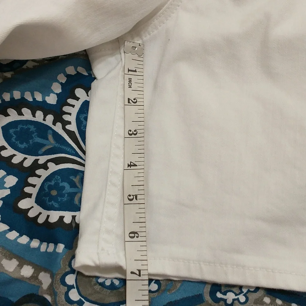 Lee Ladies cover all shorts  size medium and size extra small  white NWT - Picture 11 of 13